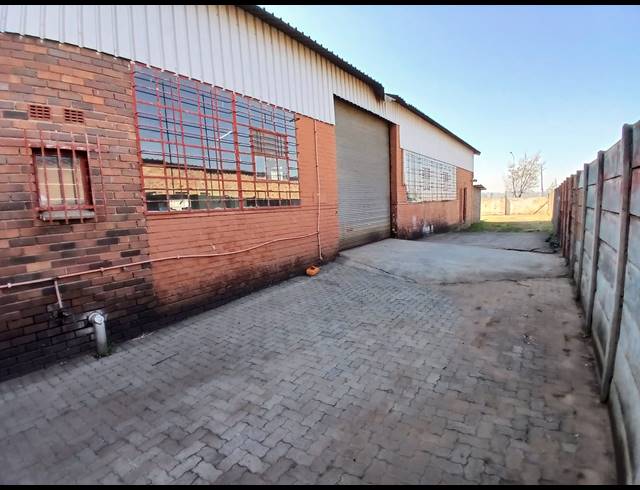 2 BEDROOM HOUSE FOR SALE IN MEYERTON CENTRAL